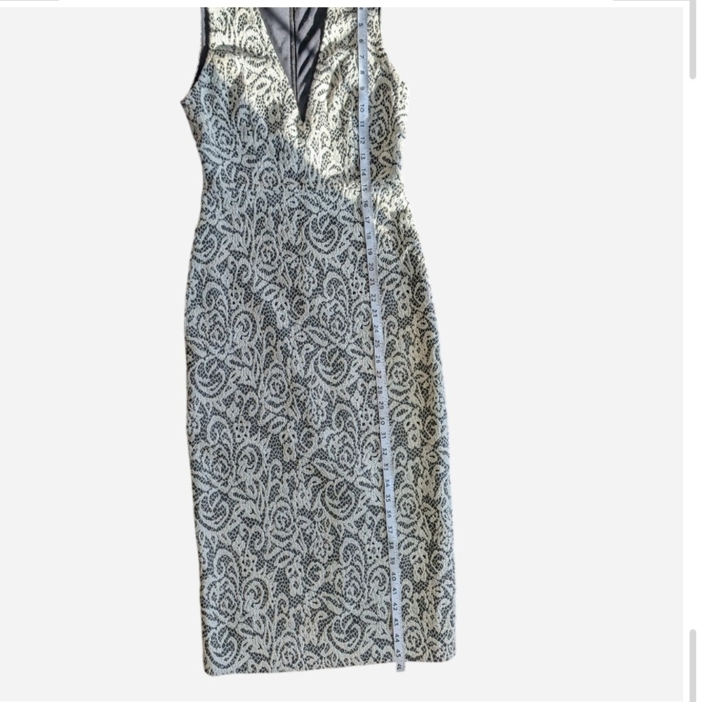 Pre-owned Alice+Olivia Lilia Lace Textured Plunge V Neck Midi Sheath Dress - Picture 5 of 16